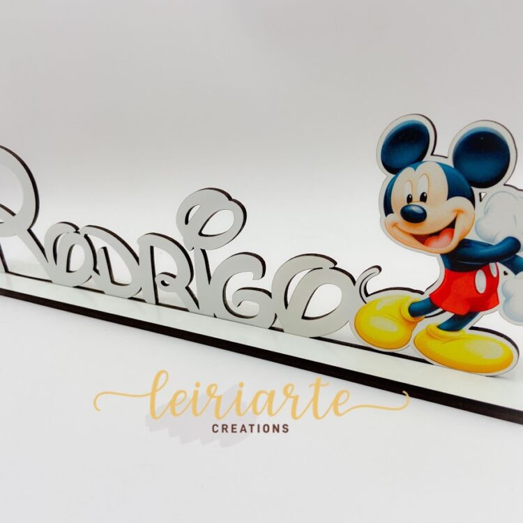 Nome com Base Personalizado + Aplique Colorido